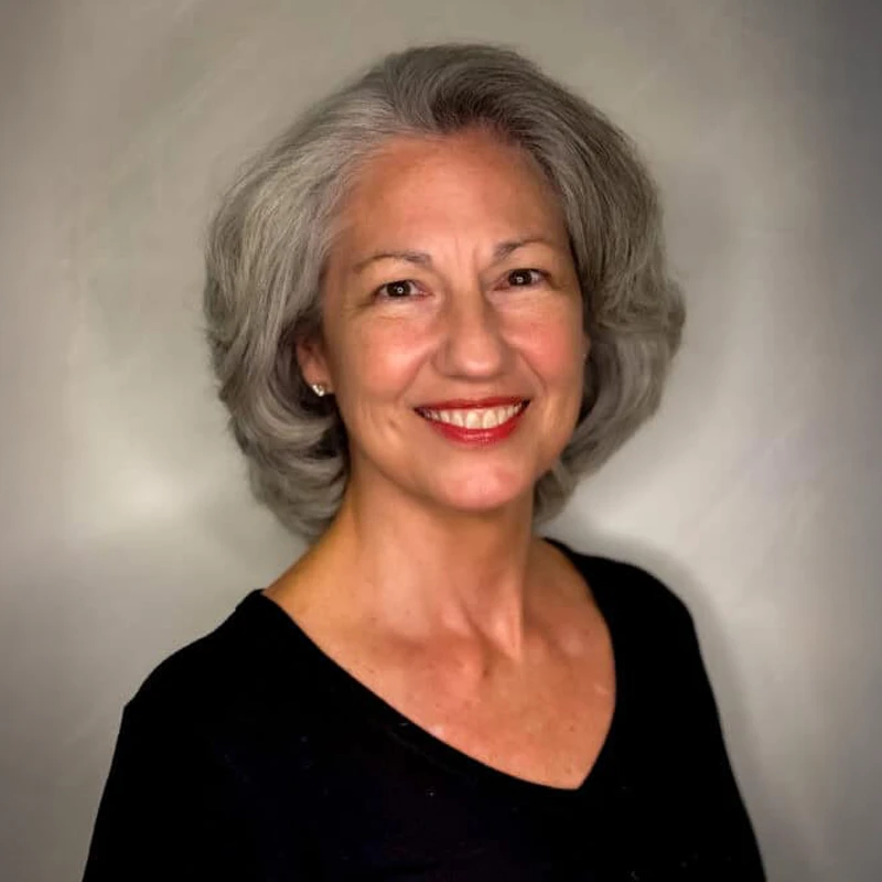 Tamela Fabiano Headshot